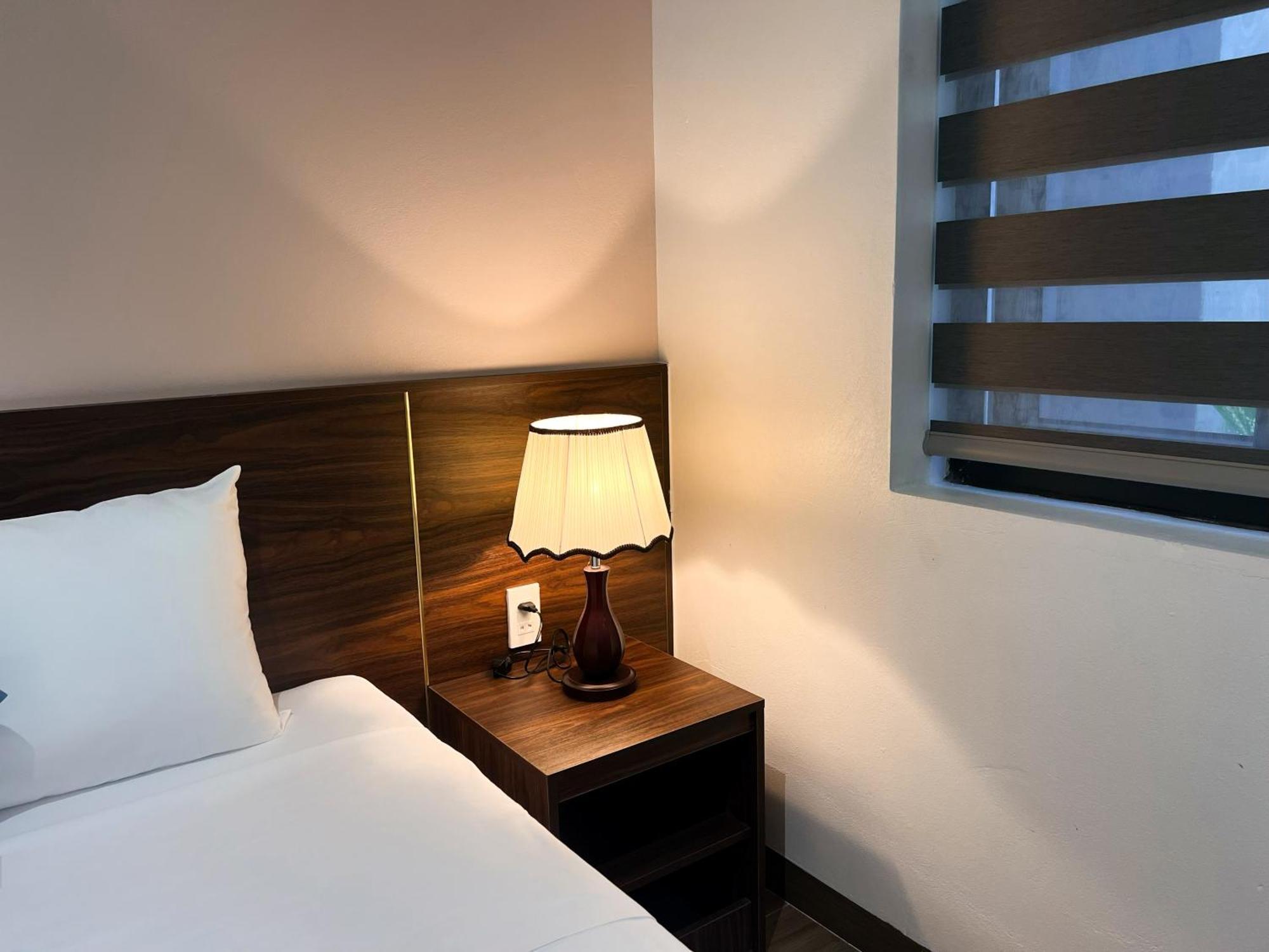 Elysinam Boutique Hotel Hạ Long Chambre photo